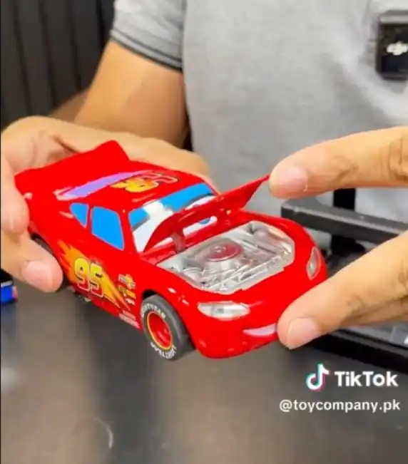 1:28 LIGHTNING MCQUEEN ALLOY DIECAST MODEL - Thumbnail 3